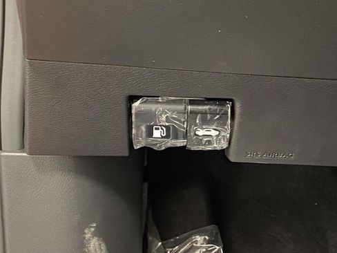 New 2025 Nissan Versa SV w/ Trunk Package image 16