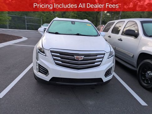 Used 2017 Cadillac XT5 Premium Luxury w/ Driver Assist Package FWD image 2