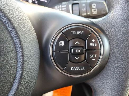 Used 2022 Kia Soul LX FWD image 18