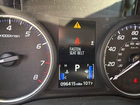 Used 2017 Mitsubishi Outlander SE FWD image 3