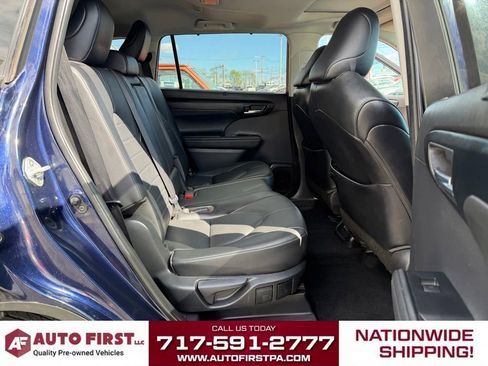 Used 2021 Toyota Highlander XLE AWD/4WD image 15