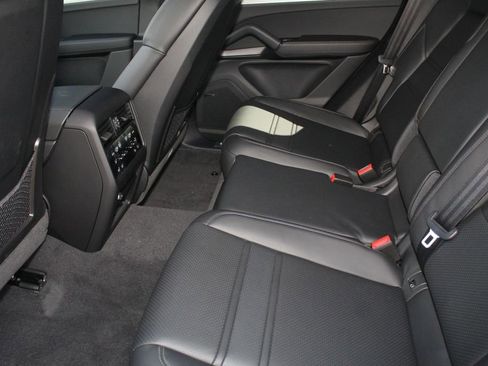 New 2026 Porsche Cayenne S image 23