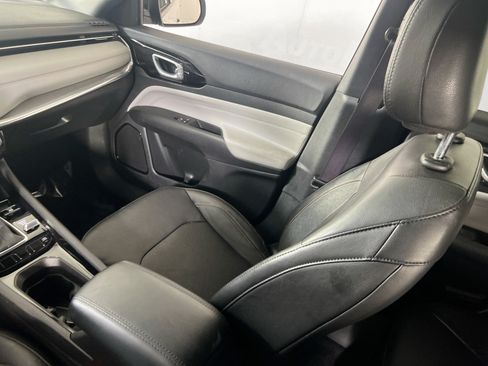 Used 2023 Jeep Compass Limited AWD/4WD image 22