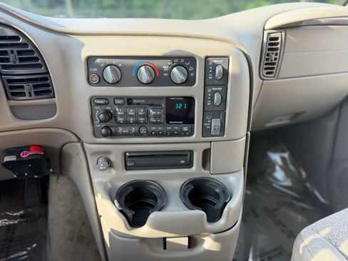 Used 2002 Chevrolet Astro RWD image 26
