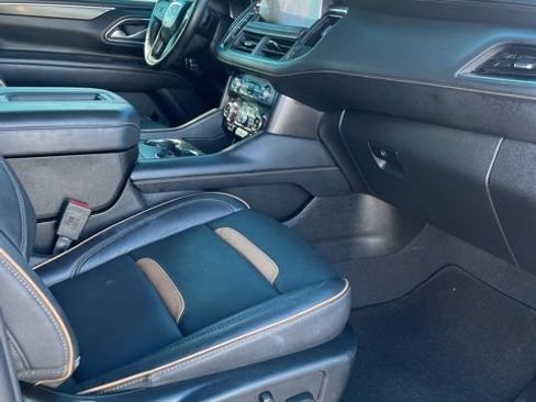 Used 2024 GMC Yukon AT4 w/ Technology Package AWD/4WD image 10