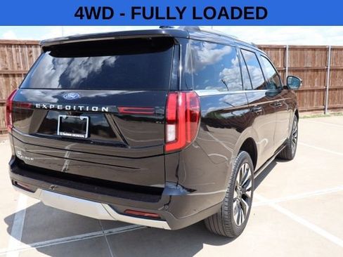 Used 2025 Ford Expedition Platinum w/ Driver's Package AWD/4WD image 5