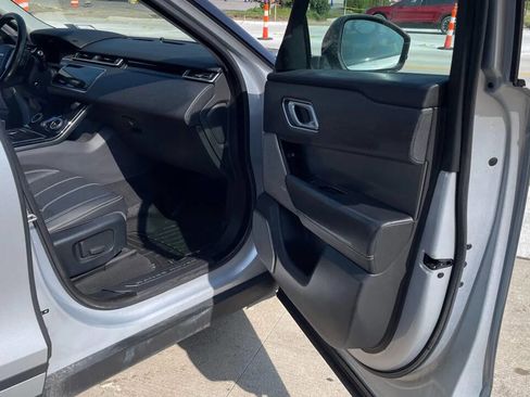 Used 2018 Land Rover Range Rover Velar S image 14