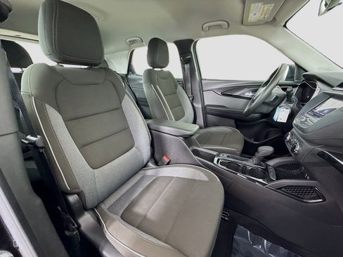Used 2022 Chevrolet TrailBlazer LS image 27