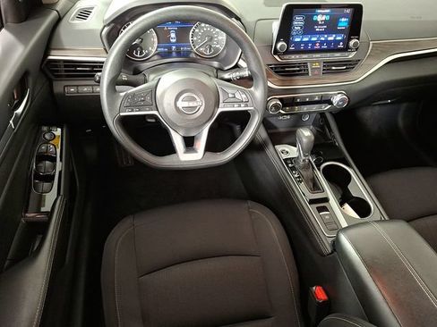 Used 2023 Nissan Altima 2.5 SV AWD/4WD image 2