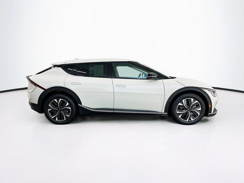 Used 2024 Kia EV6 Light AWD/4WD image 10