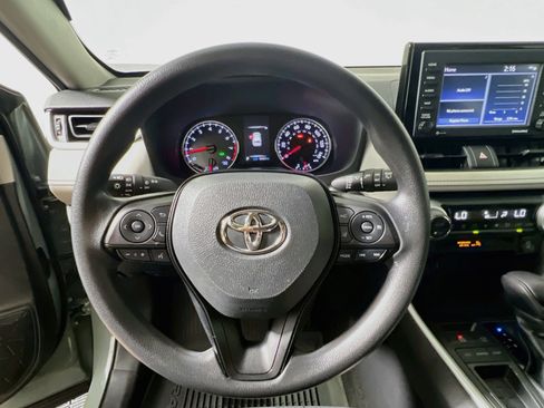 Used 2021 Toyota RAV4 XLE FWD image 17