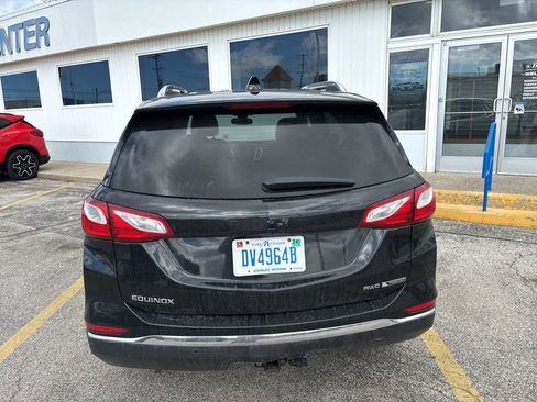 Used 2018 Chevrolet Equinox Premier image 2