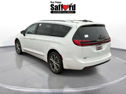 New 2026 Chrysler Pacifica Pinnacle AWD/4WD image 6