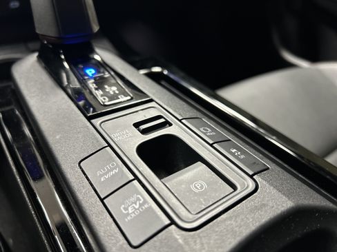 Used 2024 Toyota Prius Prime FWD image 26