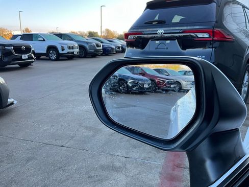 Used 2025 Toyota Camry LE image 18