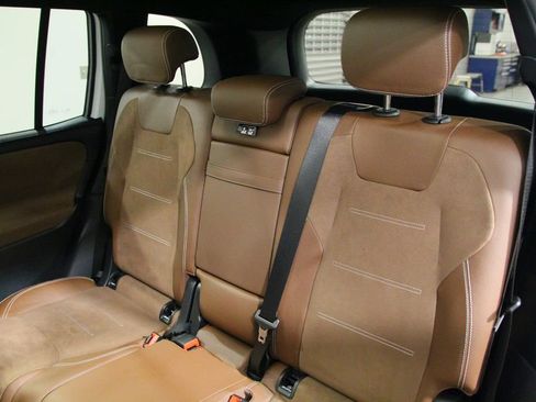 Certified 2024 Mercedes-Benz GLB 250 4MATIC image 30