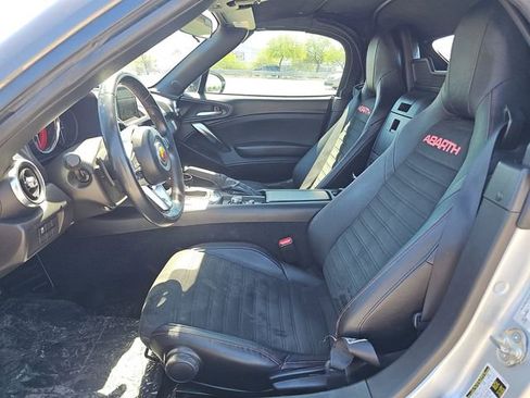 Used 2020 FIAT 124 Spider Abarth image 5