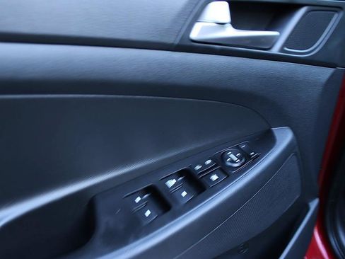 Used 2021 Hyundai Tucson SE FWD image 11