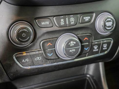 Used 2022 Jeep Cherokee Latitude Lux image 30