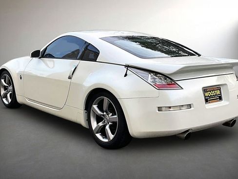 Used 2008 Nissan 350Z Touring RWD image 4