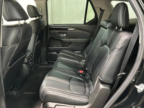 Used 2025 Honda Pilot Touring image 21