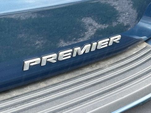 Used 2025 Chevrolet Tahoe Premier AWD/4WD image 9
