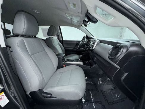 Used 2019 Toyota Tacoma SR5 image 7