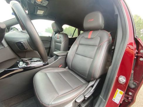 Used 2024 Chevrolet Trax RS FWD image 18