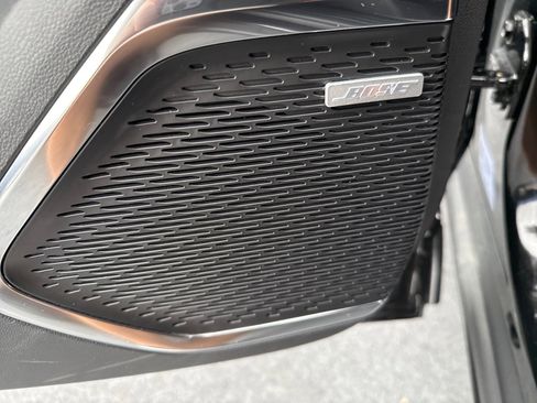 Used 2025 GMC Acadia Elevation image 29