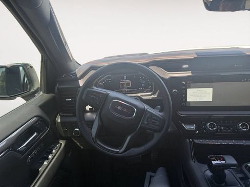 Used 2024 GMC Sierra 1500 AT4 AWD/4WD image 12