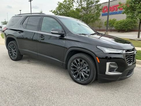 Used 2023 Chevrolet Traverse RS AWD/4WD image 2