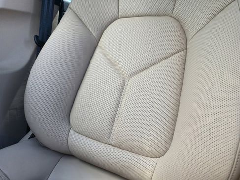 New 2025 Porsche Macan image 29