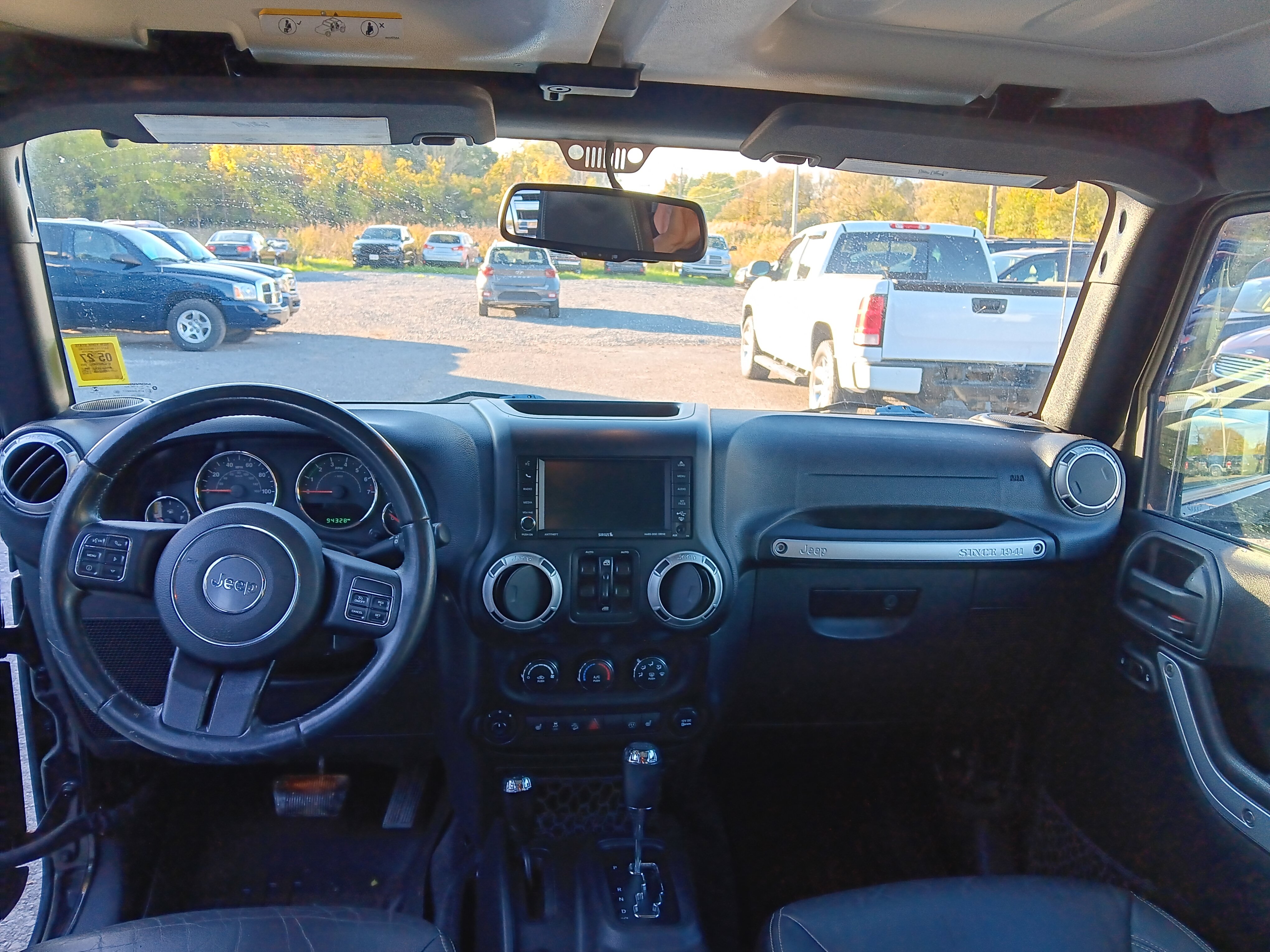 Used 2015 Jeep Wrangler Unlimited Sahara w/ Connectivity Group AWD/4WD image 10