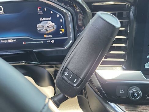Used 2023 Chevrolet Silverado 1500 LT RWD image 15