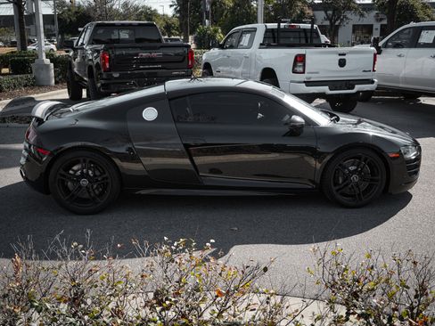 Used 2010 Audi R8 V10 image 13