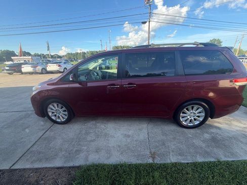 Used 2014 Toyota Sienna Limited w/ Limited Premium Package FWD image 14