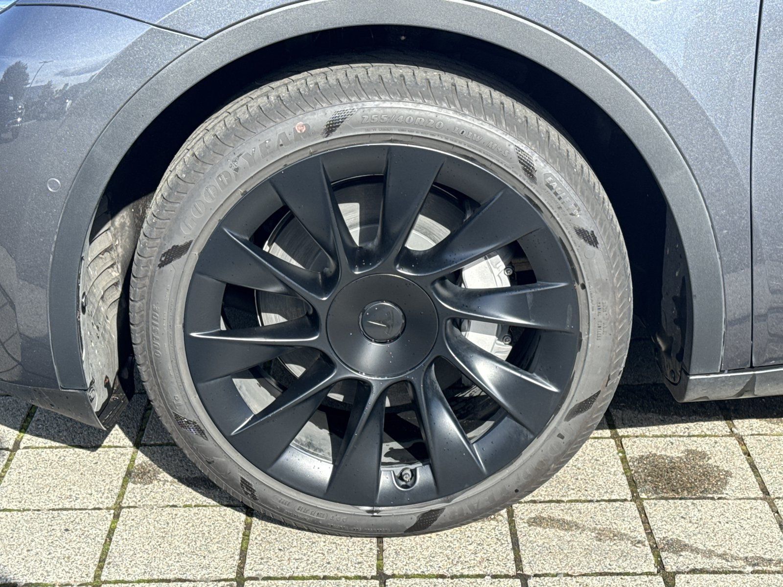 Used 2022 Tesla Model Y Long Range AWD/4WD image 9