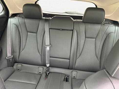 Used 2021 Buick Envision Essence w/ Technology Package I image 13