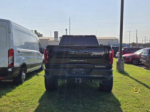 Used 2024 GMC Sierra 2500 Denali w/ Denali Reserve Package AWD/4WD image 5