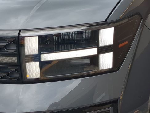 Used 2024 Hyundai Santa Fe Calligraphy image 9