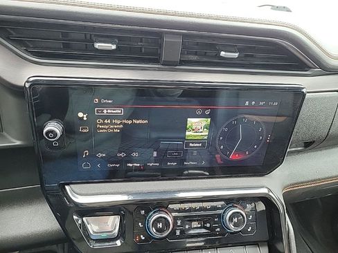 Used 2023 GMC Sierra 1500 AT4 w/ Technology Package image 21