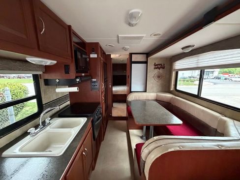 Used 2014 Ford E-450 and Econoline 450 Super Duty w/ Motorhome Prep Package RWD image 39