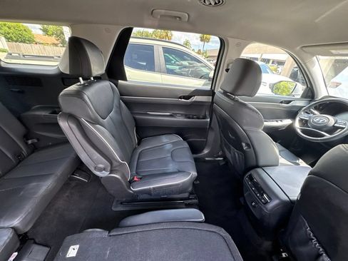 Used 2025 Hyundai Palisade SEL FWD image 17