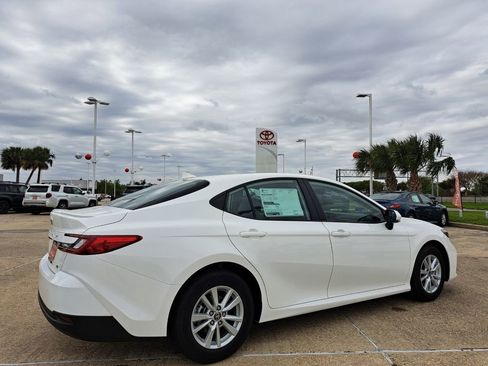 New 2026 Toyota Camry LE image 5