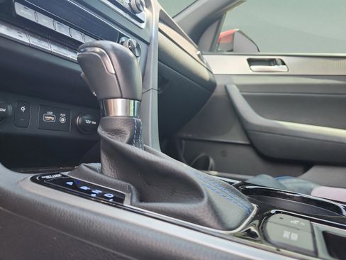 Used 2019 Hyundai Sonata Limited FWD image 14