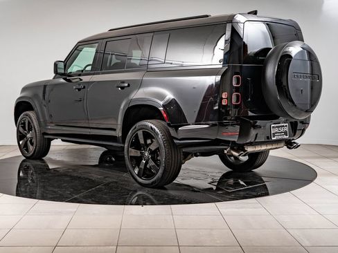Used 2025 Land Rover Defender 130 V8 AWD/4WD image 6