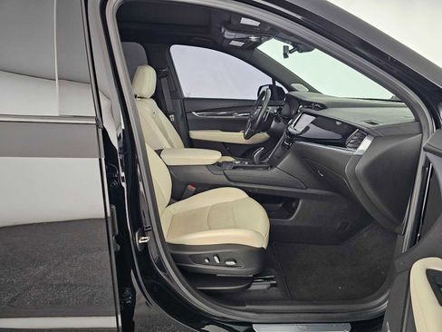 Used 2023 Cadillac XT6 Sport image 10