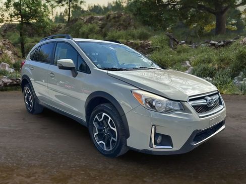 Used 2017 Subaru Crosstrek 2.0i Limited image 3