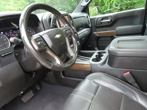 Used 2020 Chevrolet Silverado 1500 High Country w/ Technology Package AWD/4WD image 11