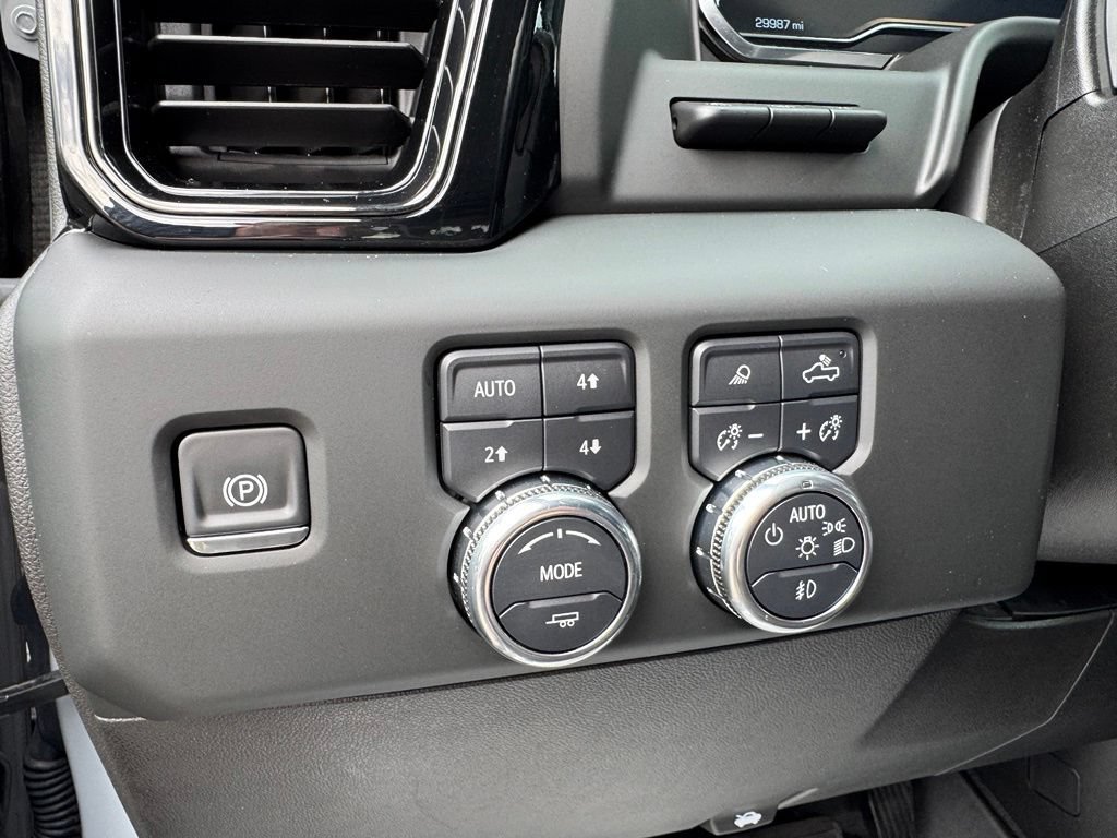 Certified 2024 GMC Sierra 1500 AT4 w/ Technology Package AWD/4WD image 17
